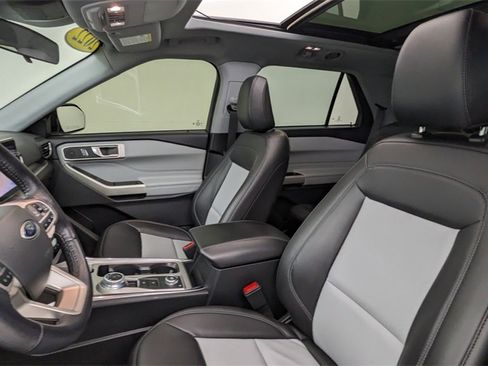 Certified 2022 Ford Explorer XLT w/ Equipment Group 202A image 2