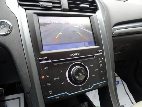 Used 2015 Ford Fusion Titanium image 18