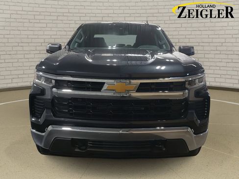 Used 2024 Chevrolet Silverado 1500 LT image 2