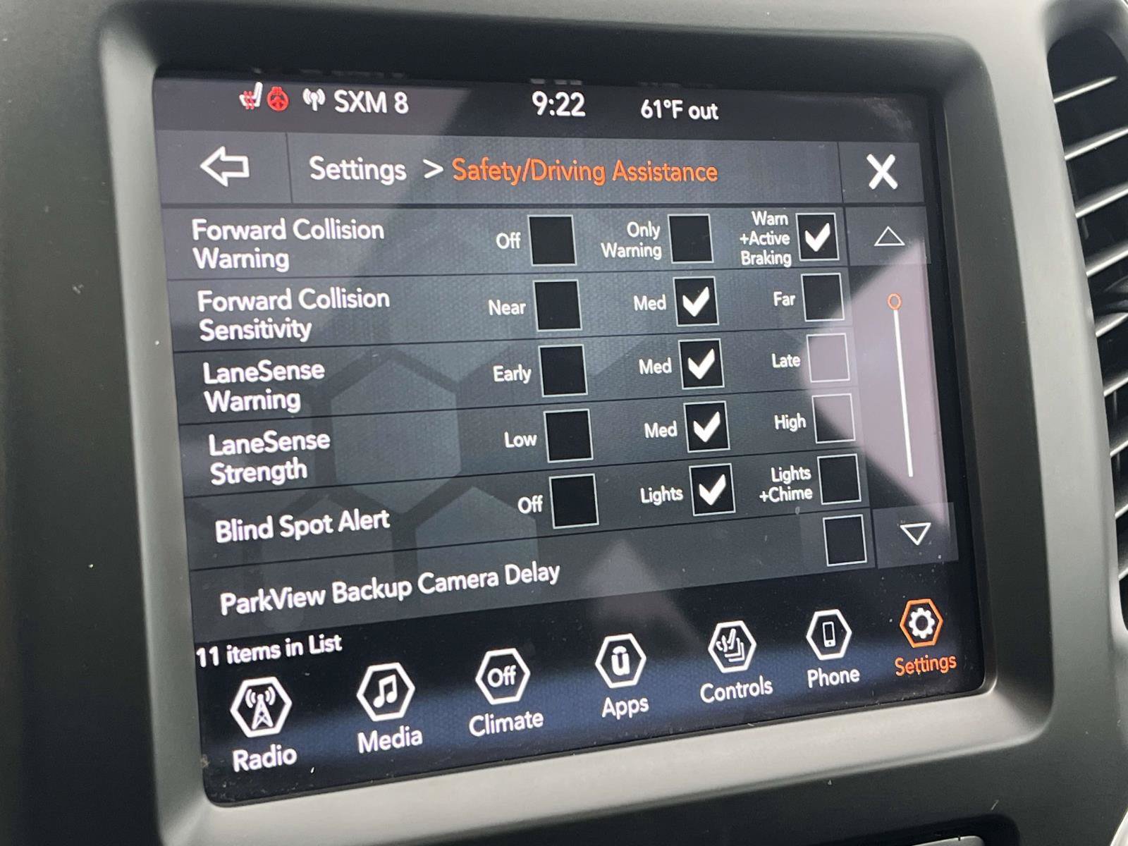 Used 2022 Jeep Cherokee Latitude Lux w/ Sun & Sound Group FWD image 35