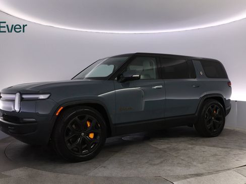 Used 2025 Rivian R1S Premium Dual AWD/4WD image 18