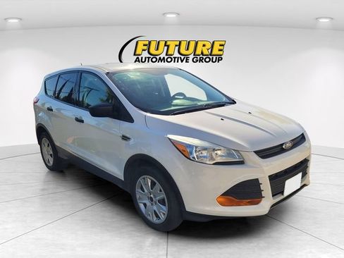 Used 2016 Ford Escape S FWD image 1