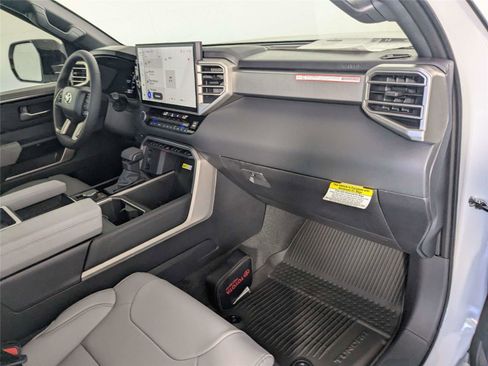 New 2026 Toyota Tundra Limited AWD/4WD image 21