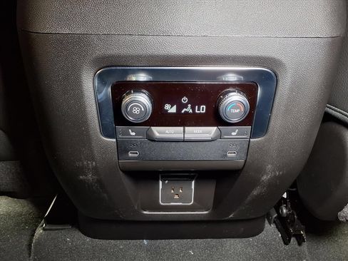 Used 2026 GMC Yukon XL Denali w/ Sun & Power Step Package AWD/4WD image 13