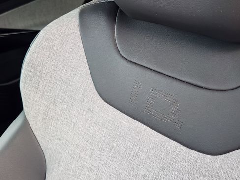 Used 2024 Volkswagen ID.4 Pro image 30