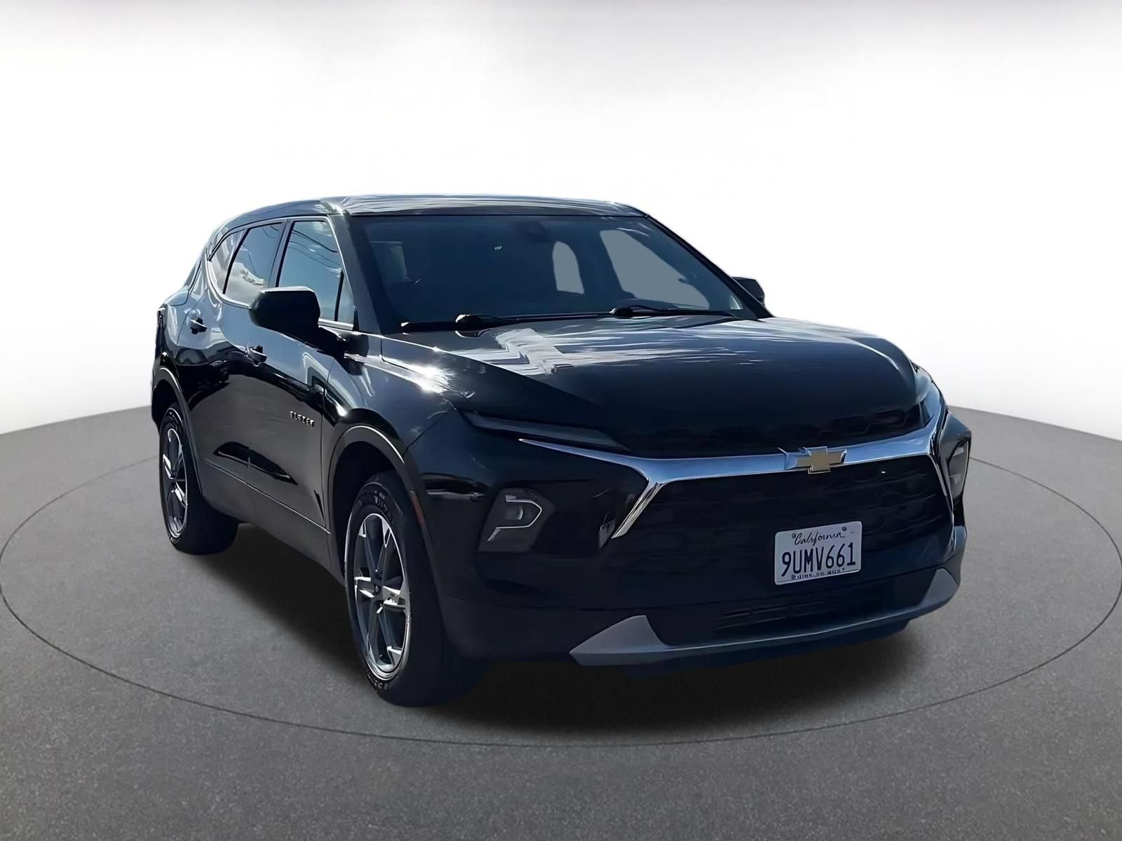 Used 2026 Chevrolet Blazer LT FWD image 3