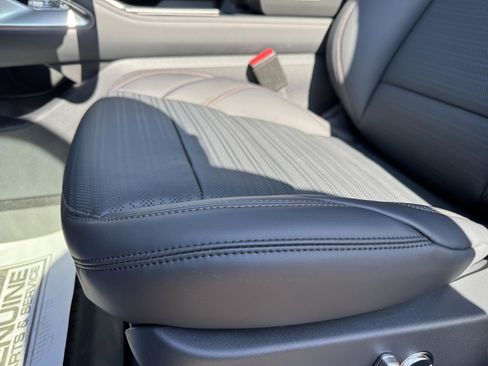 New 2026 Lincoln Nautilus Reserve w/ Jet Appearance Package AWD/4WD image 13