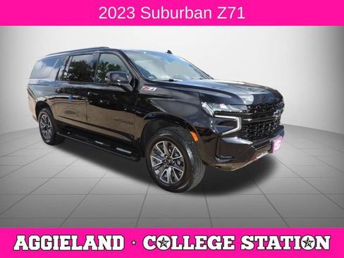 Used 2023 Chevrolet Suburban Z71 w/ Luxury Package AWD/4WD image 1