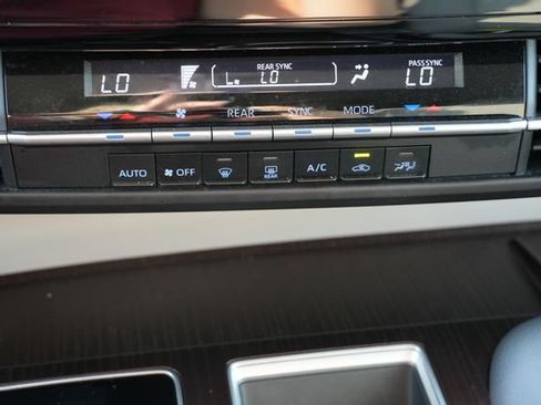 Used 2021 Toyota Sienna LE FWD image 34