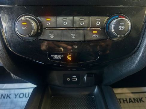 Used 2019 Nissan Rogue S image 14