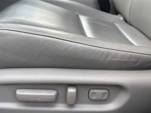 Used 2016 Honda Pilot Touring image 14