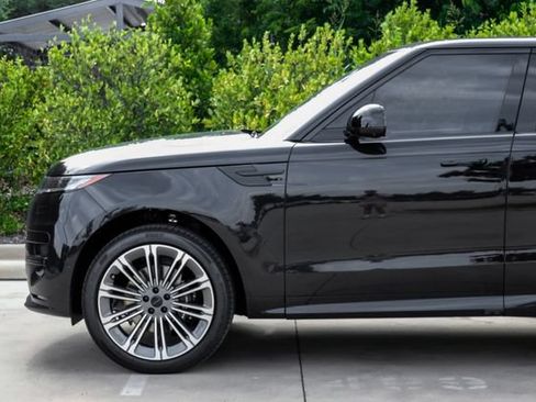 New 2026 Land Rover Range Rover Sport Dynamic SE AWD/4WD image 17