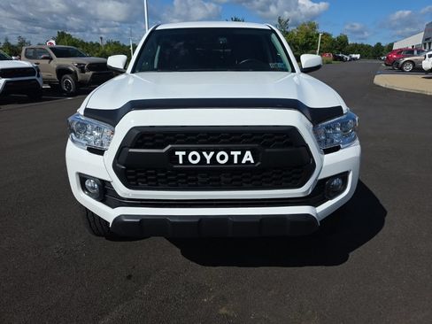 Used 2023 Toyota Tacoma SR5 w/ Technology Package AWD/4WD image 3