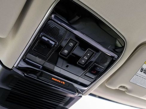 New 2026 Land Rover Range Rover SE AWD/4WD image 32