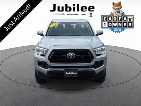 Used 2022 Toyota Tacoma SR AWD/4WD image 2
