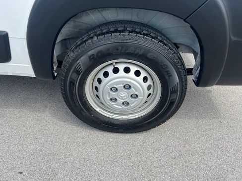 Used 2024 RAM ProMaster 2500 FWD image 14