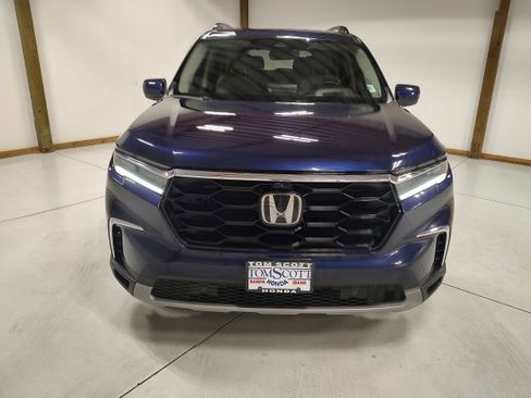 Used 2023 Honda Pilot Elite image 3