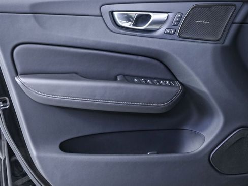 Certified 2023 Volvo XC60 B5 Ultimate w/ Climate Package FWD image 8