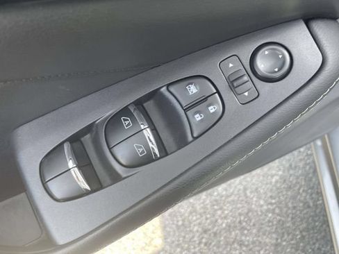 Used 2023 Nissan Maxima Platinum w/ Sport Mat Group FWD image 23