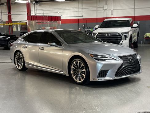 Used 2022 Lexus LS 500 w/ Interior Upgrade Package image 28