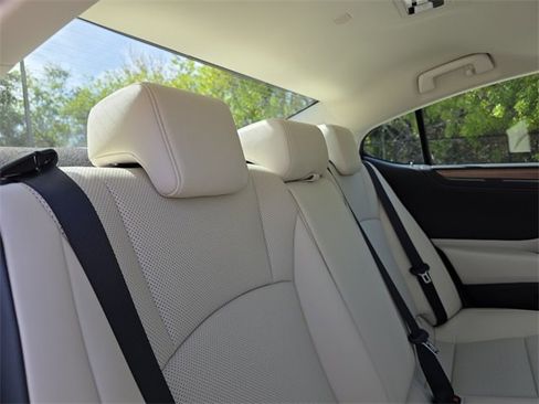 New 2025 Lexus ES 350 w/ Premium Package image 14