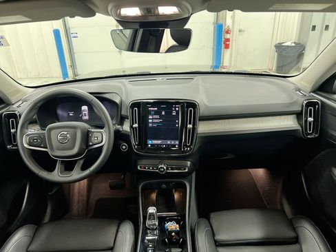 Used 2024 Volvo XC40 B5 Plus AWD/4WD image 10