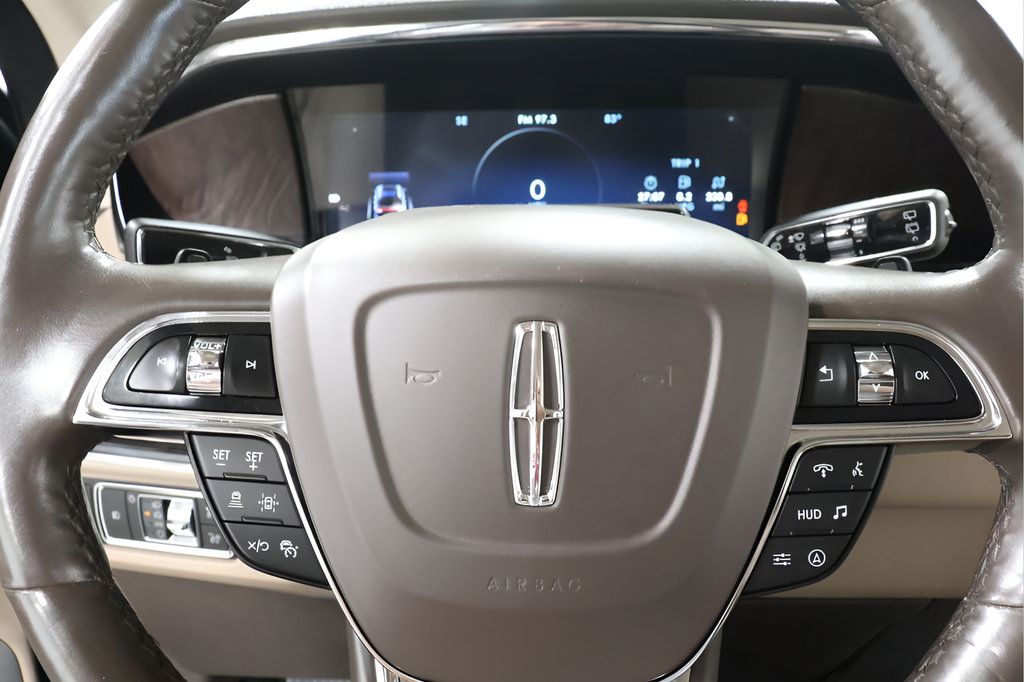 Used 2022 Lincoln Navigator Reserve AWD/4WD image 15