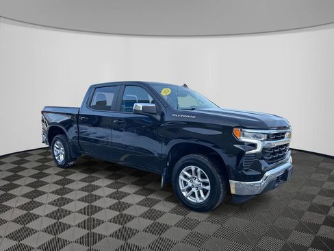 Used 2023 Chevrolet Silverado 1500 LT image 2