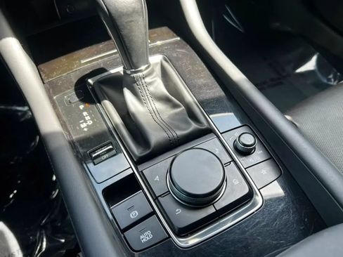 Used 2019 MAZDA MAZDA3 Hatchback w/ Premium Package FWD image 30