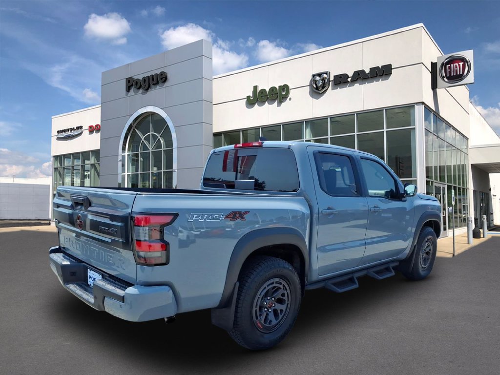 Used 2025 Nissan Frontier PRO-4X AWD/4WD image 3
