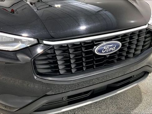 Used 2024 Ford Escape Platinum image 34