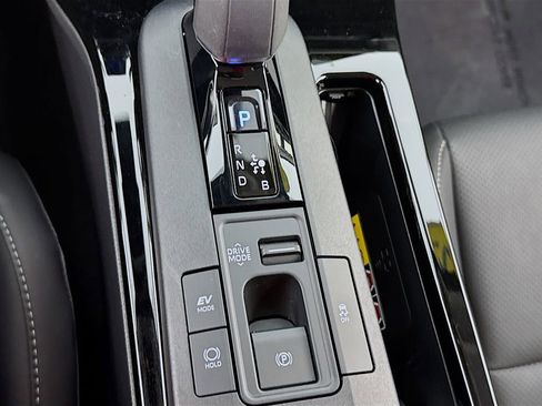 Used 2025 Toyota Prius XLE image 22