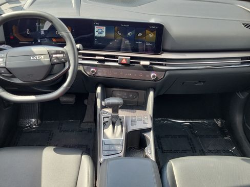 Used 2026 Kia Sportage EX w/ EX Panorama Roof Package FWD image 16