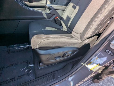 Certified 2025 Jeep Grand Cherokee L Laredo w/ Trailer Tow Package image 18