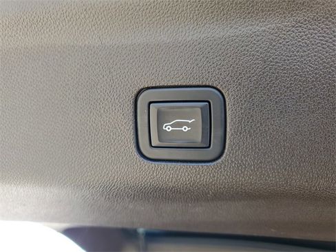 Used 2024 Chevrolet Tahoe LT image 11