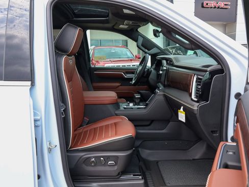 New 2026 GMC Sierra 1500 Denali Ultimate w/ LPO, Black Badging Package AWD/4WD image 33