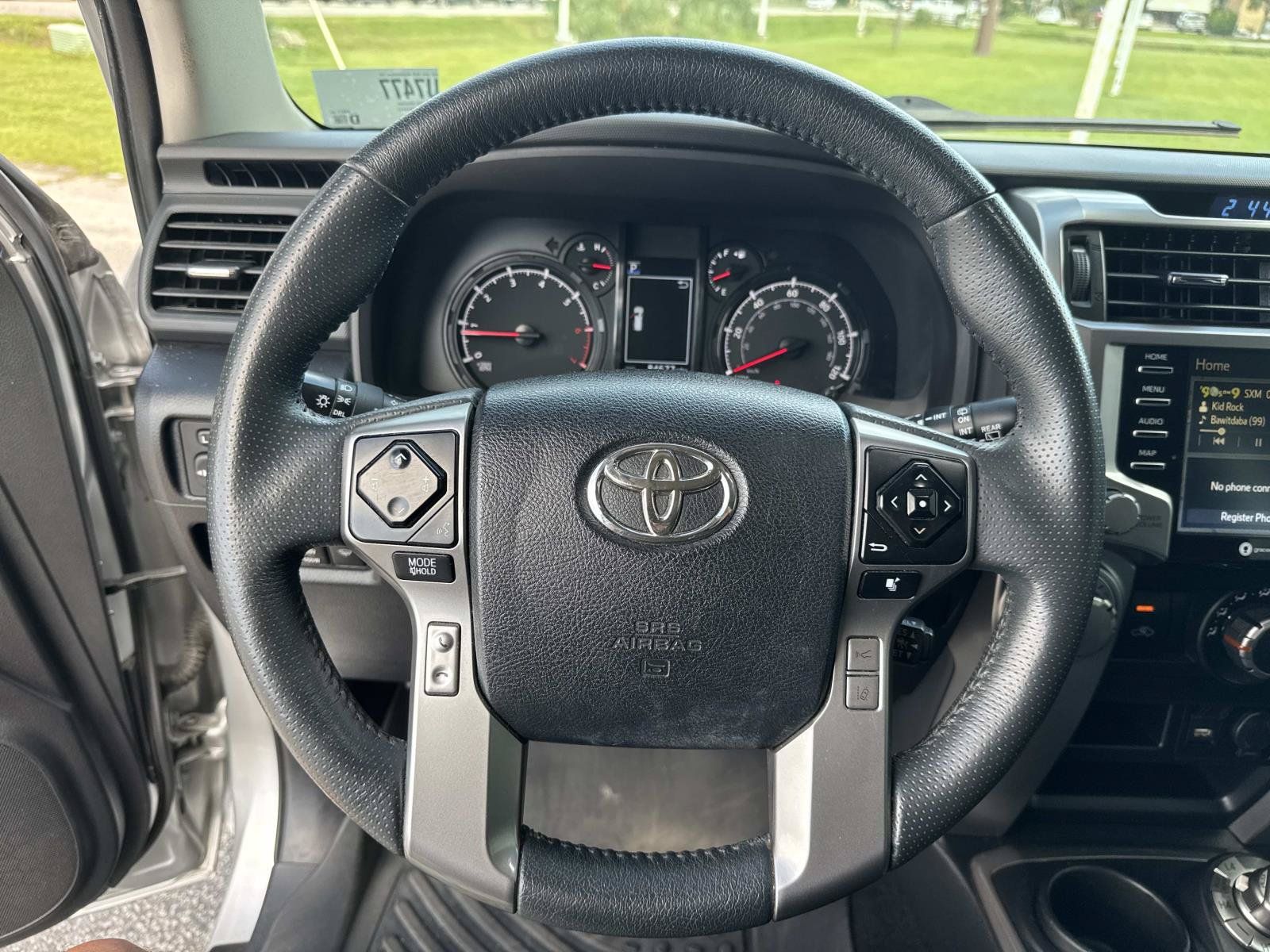 Used 2022 Toyota 4Runner SR5 Premium w/ Moonroof Package AWD/4WD image 35
