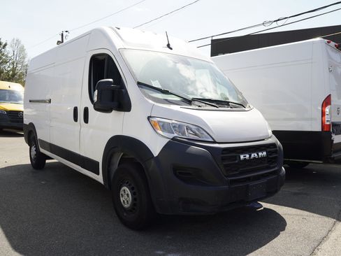Used 2023 RAM ProMaster 2500 FWD image 9