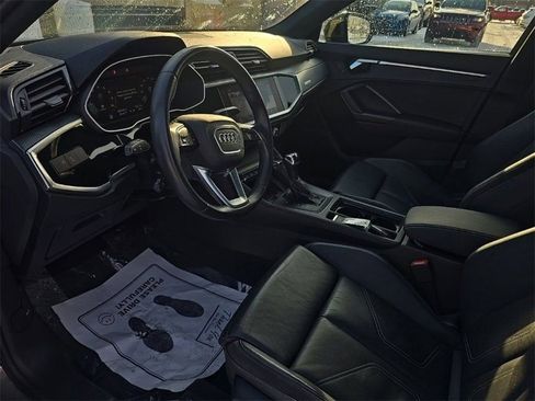 Used 2022 Audi Q3 2.0T Premium Plus w/ Premium Plus Package image 11