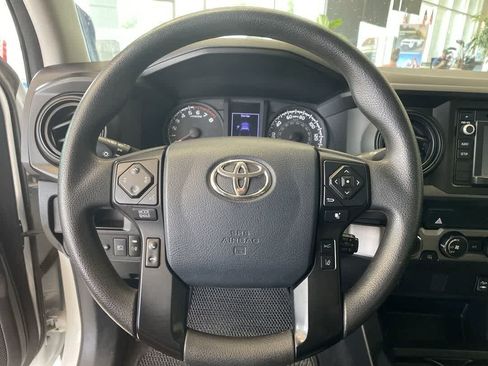 Used 2019 Toyota Tacoma SR AWD/4WD image 16