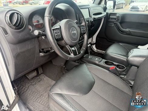 Used 2016 Jeep Wrangler Unlimited Sahara image 11