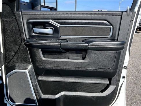 Used 2024 RAM 3500 Laramie w/ Night Edition image 26