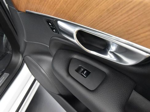 Used 2022 Volvo XC90 T8 Inscription Expression w/ Climate Package image 52