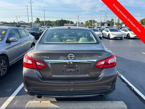 Used 2016 Nissan Altima 2.5 SV w/ Convenience Package FWD image 7