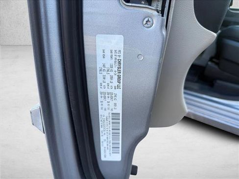 Used 2014 Dodge Grand Caravan SXT FWD image 10