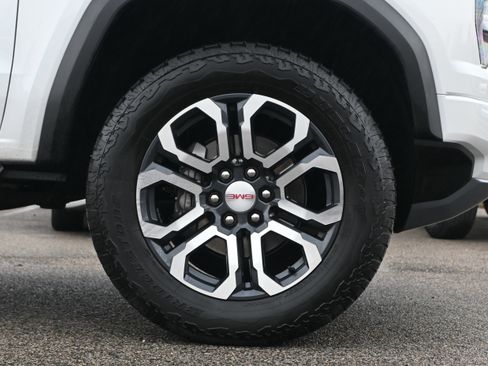 Used 2024 GMC Canyon AT4 w/ AT4 Premium Package image 22