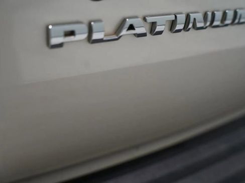 Used 2013 Cadillac Escalade Platinum AWD/4WD image 6