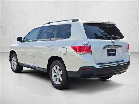 Used 2013 Toyota Highlander Plus FWD image 8