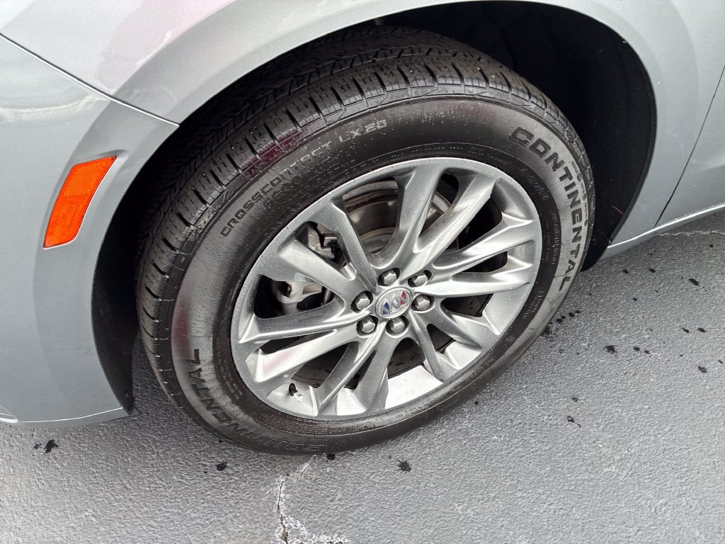 Used 2023 Buick Enclave Avenir w/ Avenir Technology Package AWD/4WD image 9