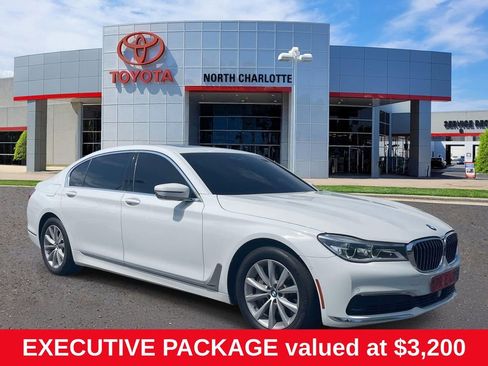 Used 2019 BMW 750i xDrive w/ Executive Package AWD/4WD image 1
